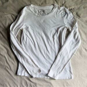 Universal Thread White Long-Sleeve Crewneck Tee